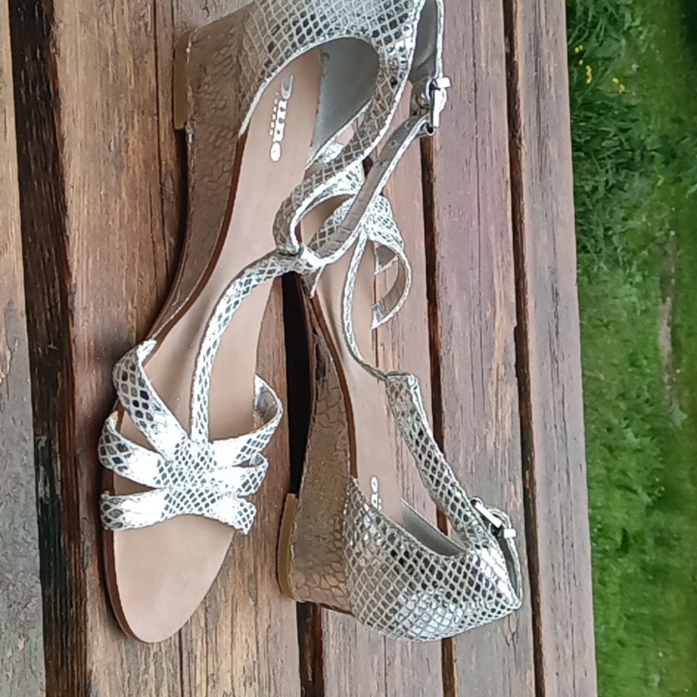 Doing London flats sparkle sandals with buckle ankle